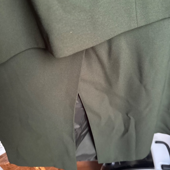 John Meyer Of Norwich Elegant Set of 2Pc Beaded Jacked Skirt Suit  Sz 8 - Picture 12 of 14